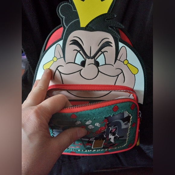 Queen of Hearts Loungefly mini backpack - Picture 2 of 6